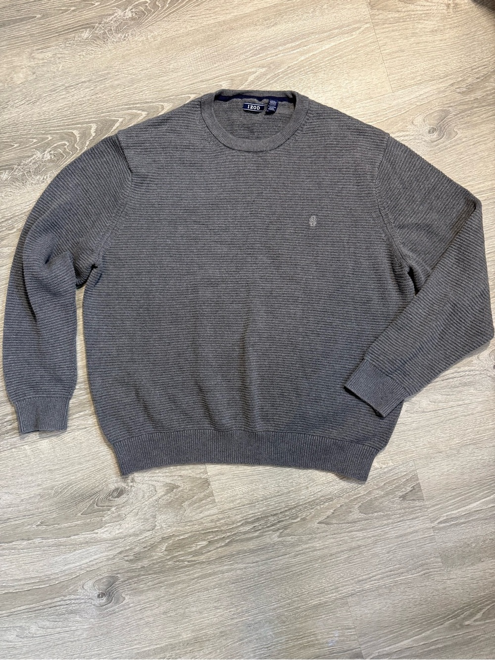 Izod Men's Charcoal Gray Ribbed Crewneck Sweater